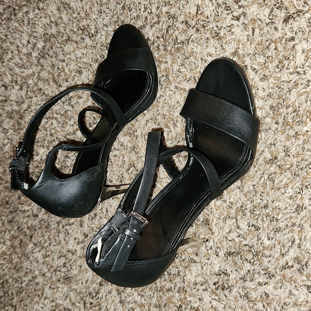 MICHAEL Michael Kors Stassi Leather Stiletto Black with Silver Heel size 8M